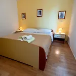 Apartamento By The Sea Rab - 14515 Banjol