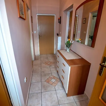Appartement By The Sea Rab - 14515 Banjol