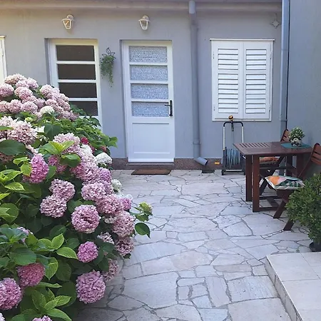 Apartman By The Sea Rab - 14515