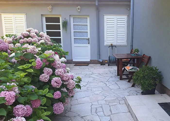 Appartement By The Sea Rab - 14515